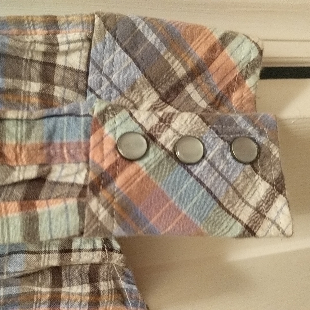 Element Button Down - Picture 3 of 6
